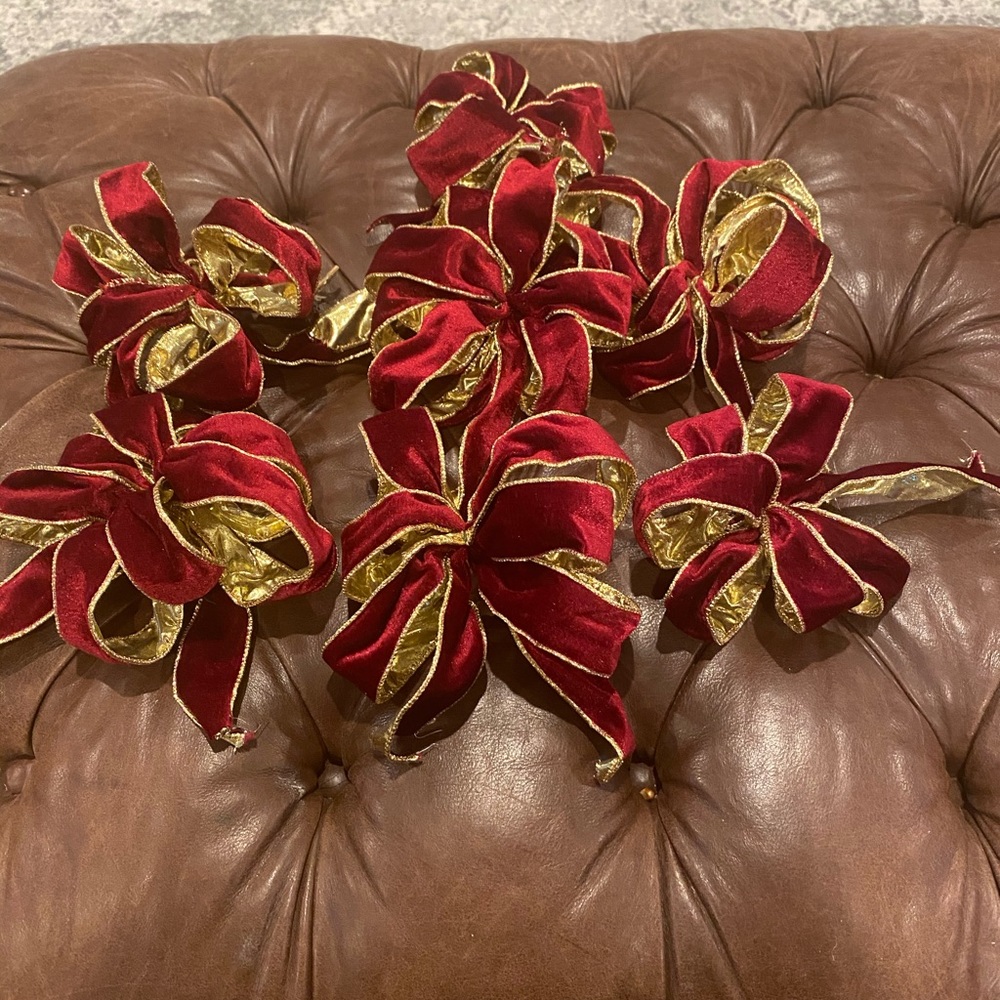 7 Deep Red and Gold Bows for Christmas